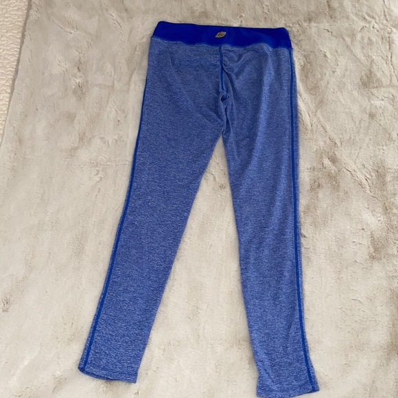 Athletic Yoga Leggings - Picture 2 of 6